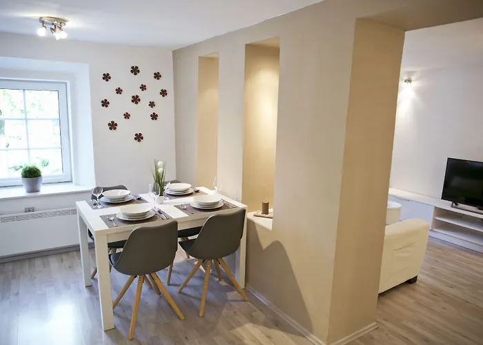 Hisa Pod Gradom Liubliana