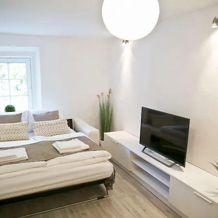 Hisa Pod Gradom Ljubljana