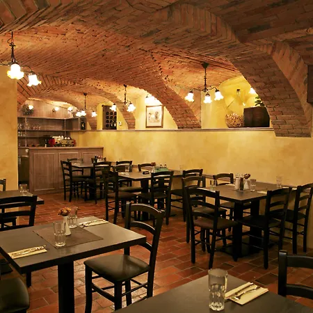 Hisa Pod Gradom Ljubljana