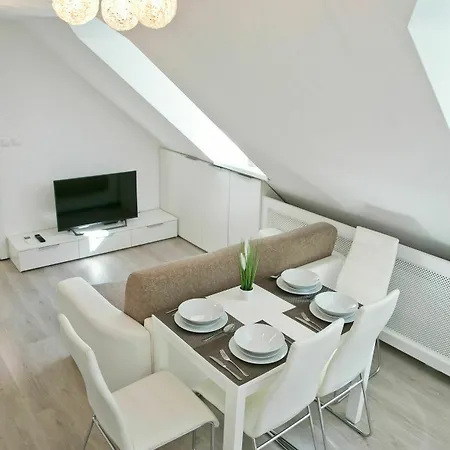 Hisa Pod Gradom Ljubljana
