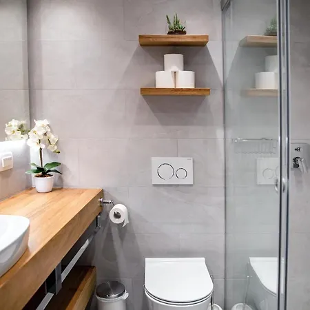 Hisa Pod Gradom * Ljubljana