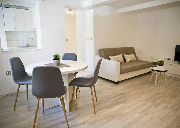 Apartman Hisa Pod Gradom *