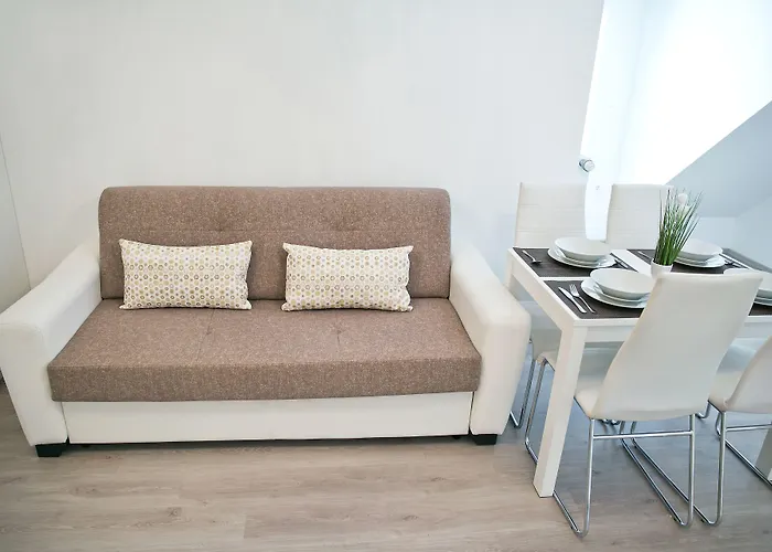 Hisa Pod Gradom * Laibach